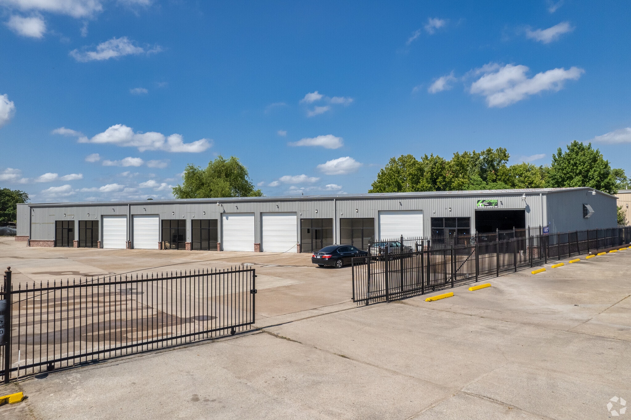 Airline Business Park building exterior, second view, 130 Mitchell Rd, Houston TX