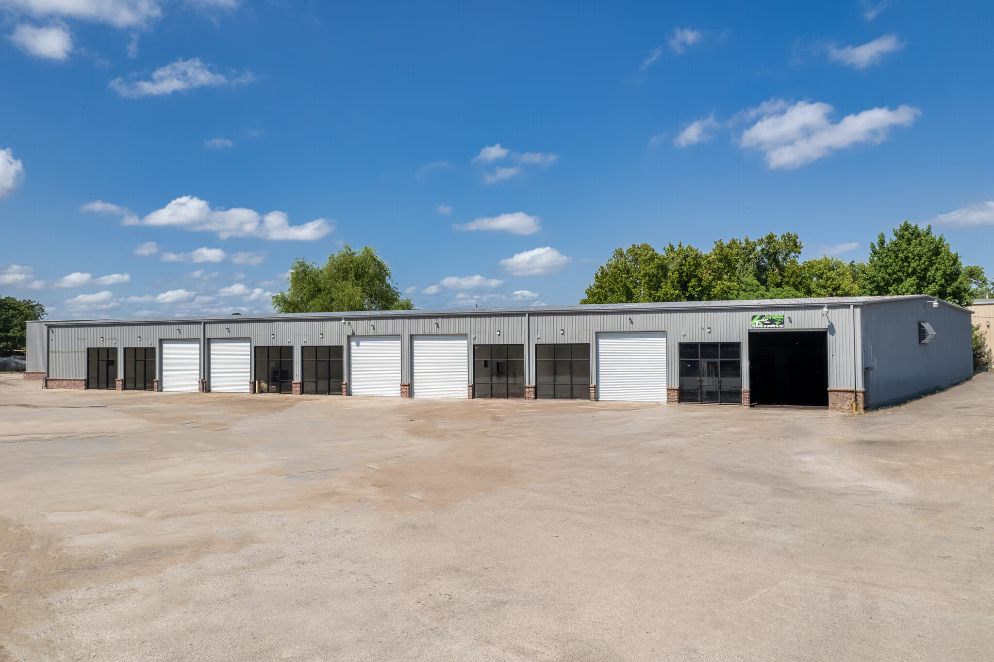Airline Business Park building exterior, 130 Mitchell Rd, Houston TX